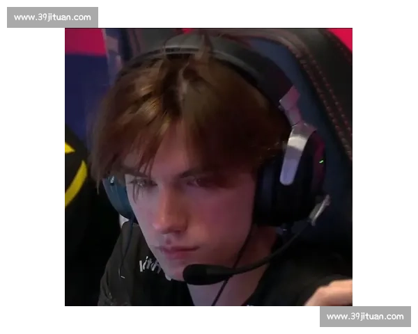 电竞选手，也是追梦少年！他们的青春无悔！