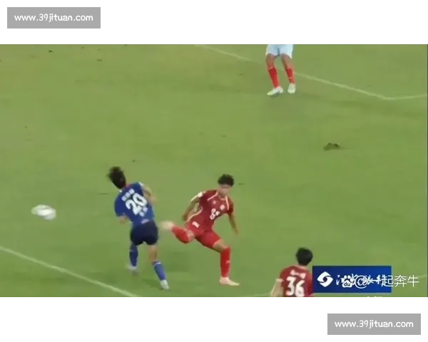 红牌！苏超关键战役火药味十足，裁判判罚引争议